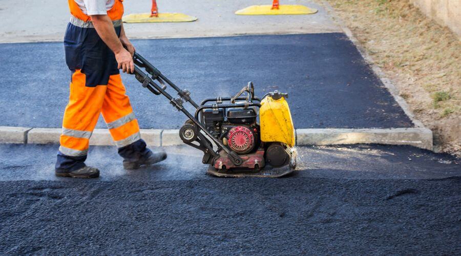 Professional gutter cleaning in Holmen, WI